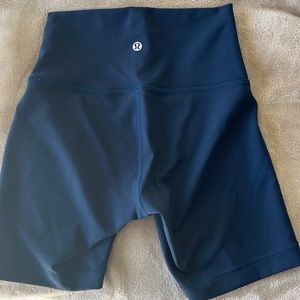 Lululemon wunder train 6 in shorts